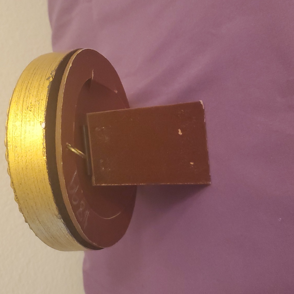 Elegant Gold Oval Picture Frame - Picture 2 of 2